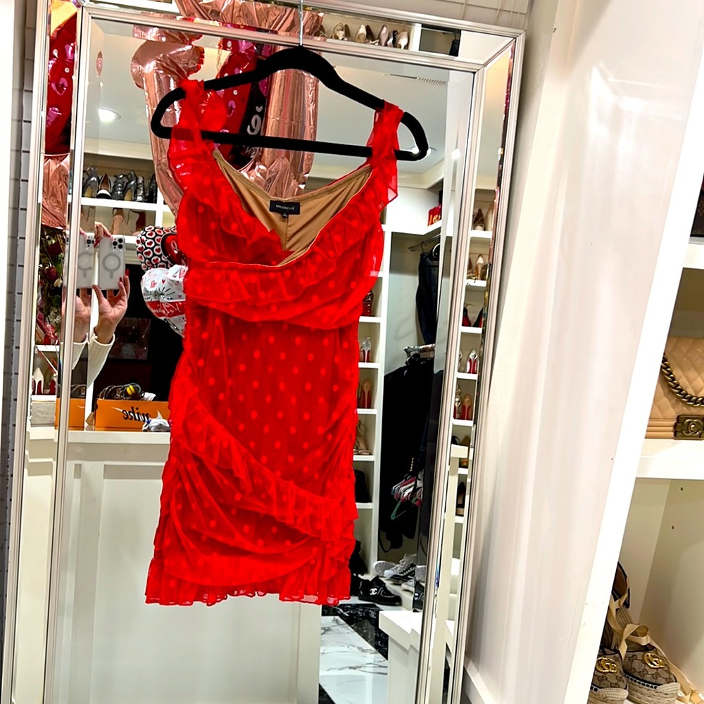 Beautiful mini red dress from Revolve Majorelle ❤️